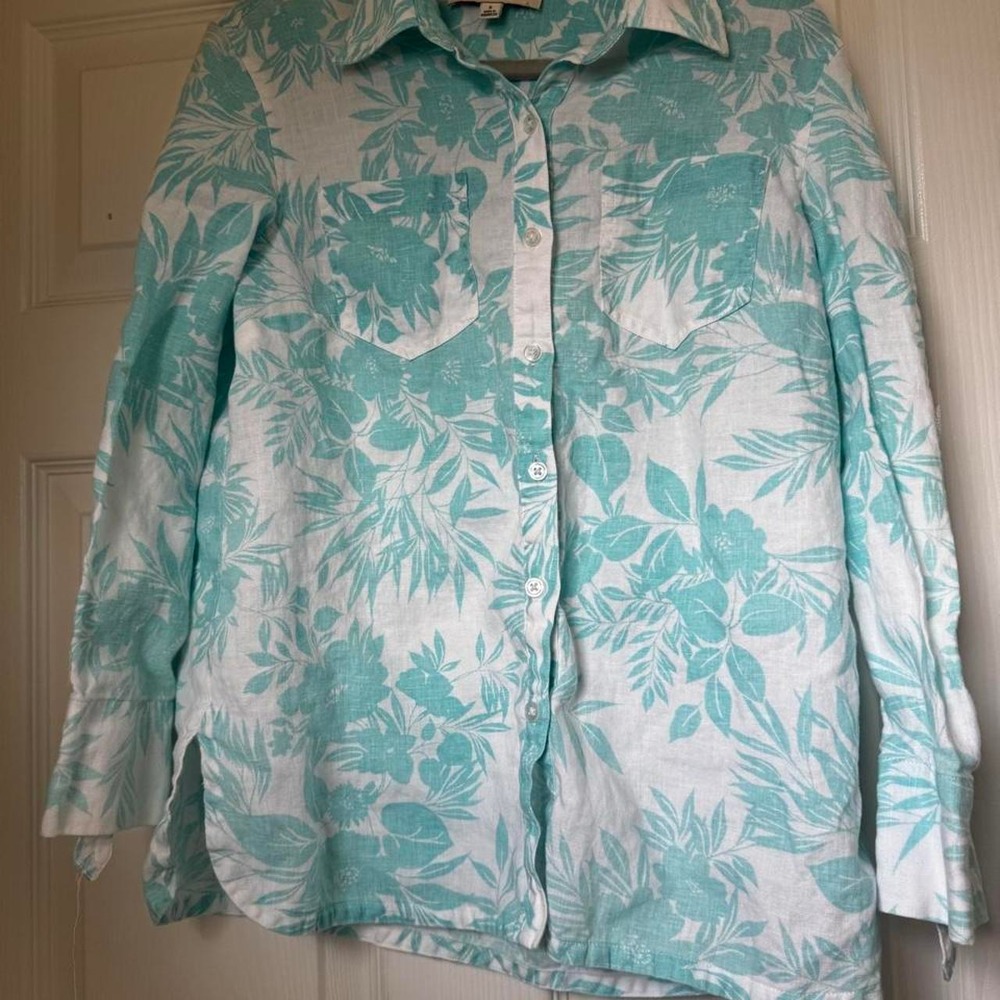 Jones New York Sport white and turquoise floral button-up